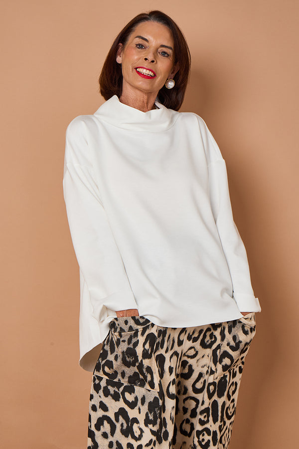 Catilina Top in winter white pre /order delevery date 30th october