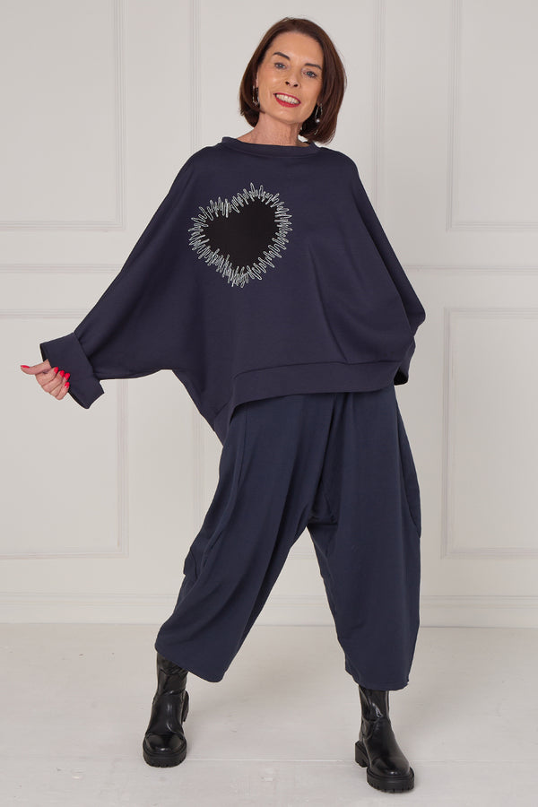 Black heart top in Navy