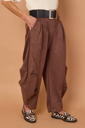 Lorenzo Cocoon Trousers in CHOCALATE