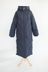 Loraya Hooded Puffer Coat with Quilted Design in Navy