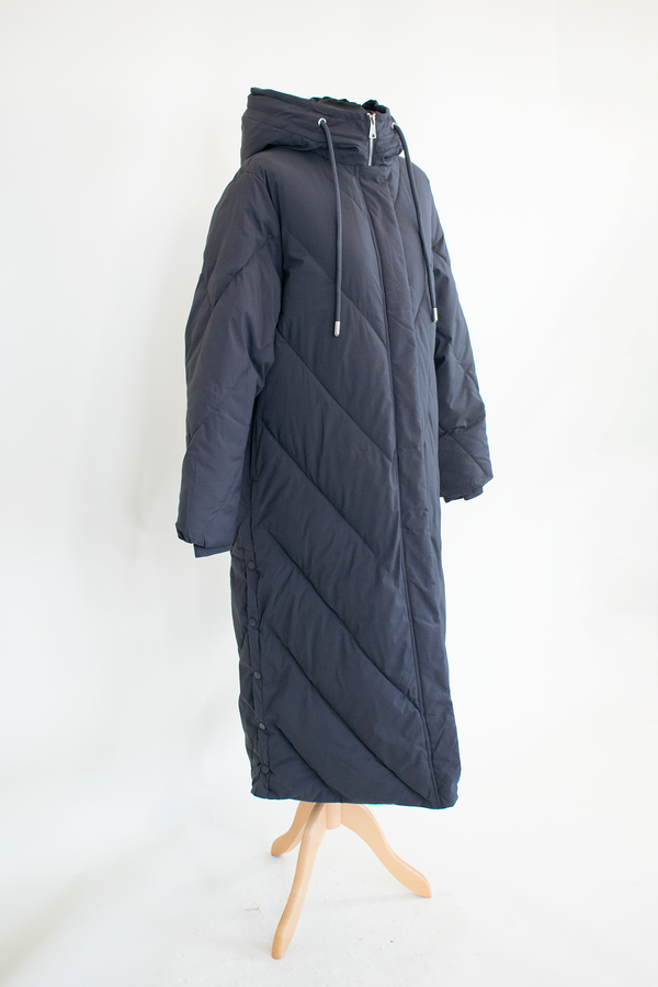 Loraya Hooded Puffer Coat with Quilted Design in Navy