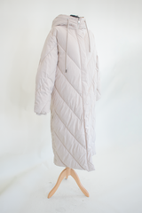 Loraya Hooded Puffer Coat with Quilted Design in Cream