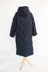 Loraya Hooded Puffer Coat with Quilted Design in Black