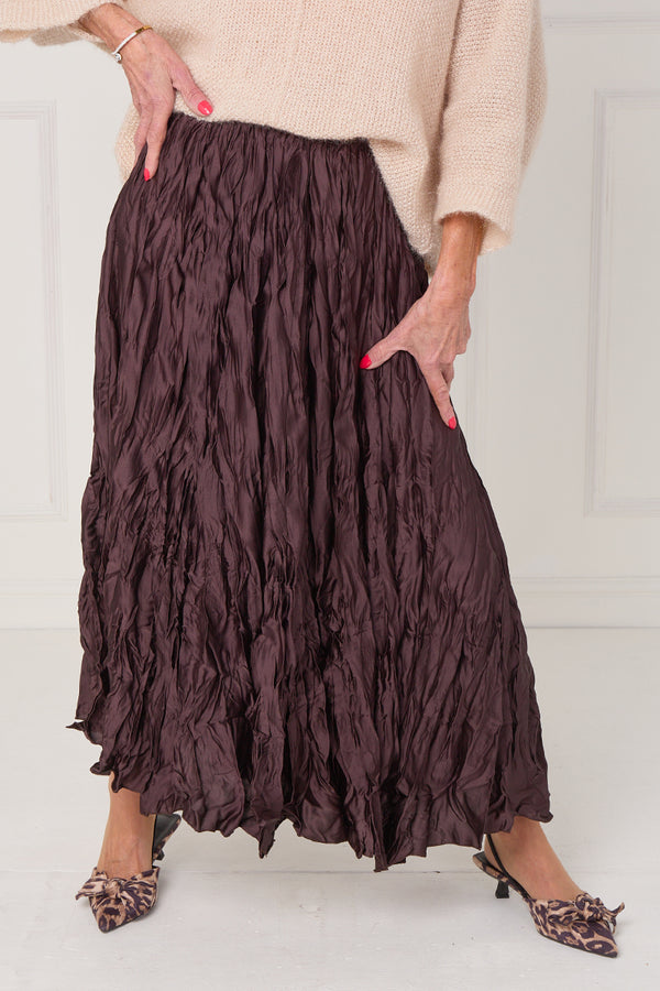 CHLOE CRINKLE SKIRT IN chocolate