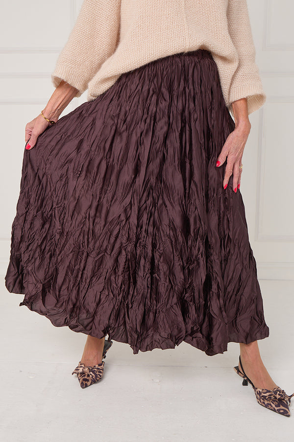 CHLOE CRINKLE SKIRT IN chocolate