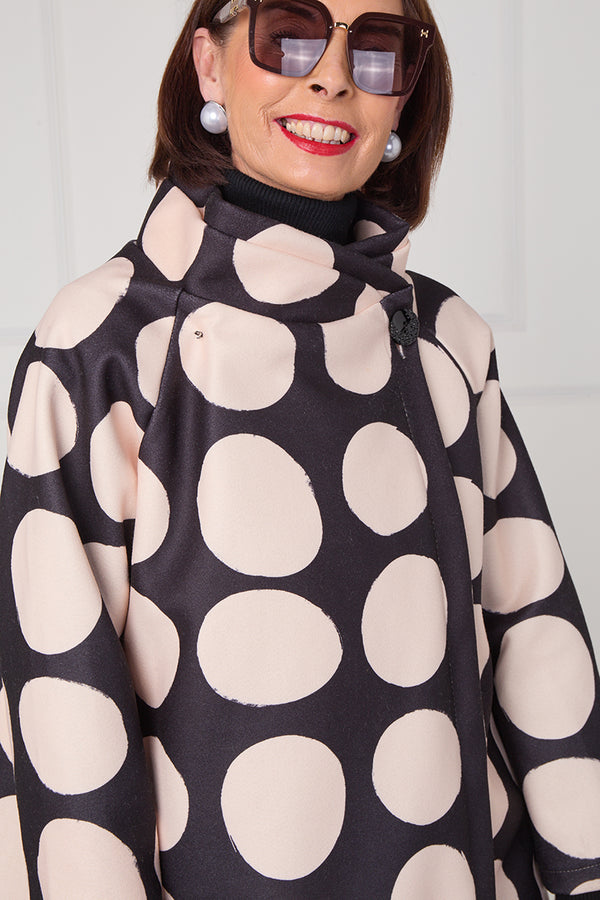 Fontana Jacket in black and beige with circles