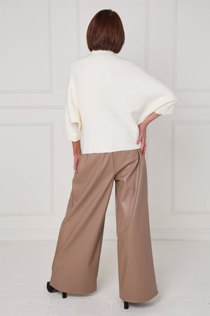 Dorothy knitwear in ecru