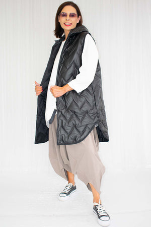 Willoughby Hooded Gilet in Black