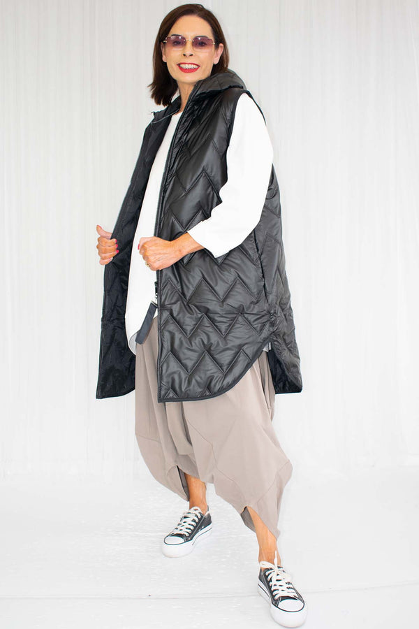 Willoughby Hooded Gilet in Black