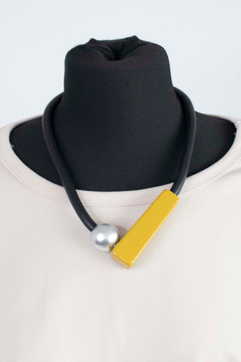 Pearl Magnetic Fastening Yellow Rubber Necklace