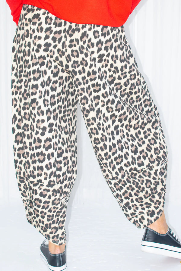 MATILDA TWO POCKT COCOON TROUSERS IN LEOPARD PRINT