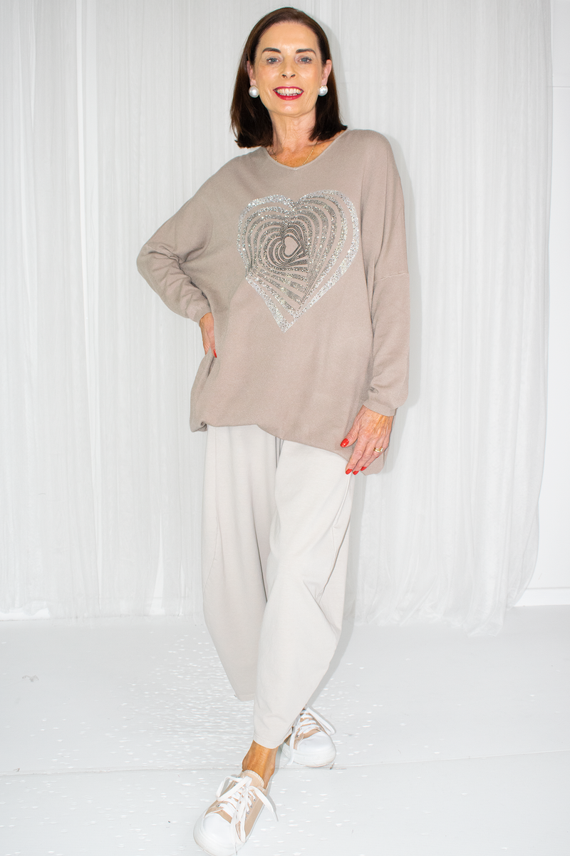 Evelyn V-neck jumper with heart stud motif in Mocha