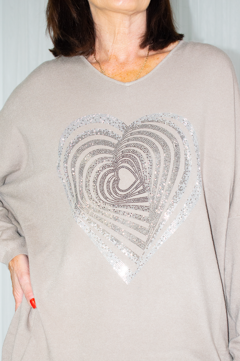 Evelyn V-neck jumper with heart stud motif in Mocha