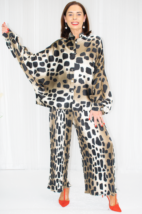 Cora Batwing Co-Ord Suit in Cheetah Print
