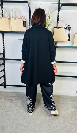 Cloe Waterfall in Black