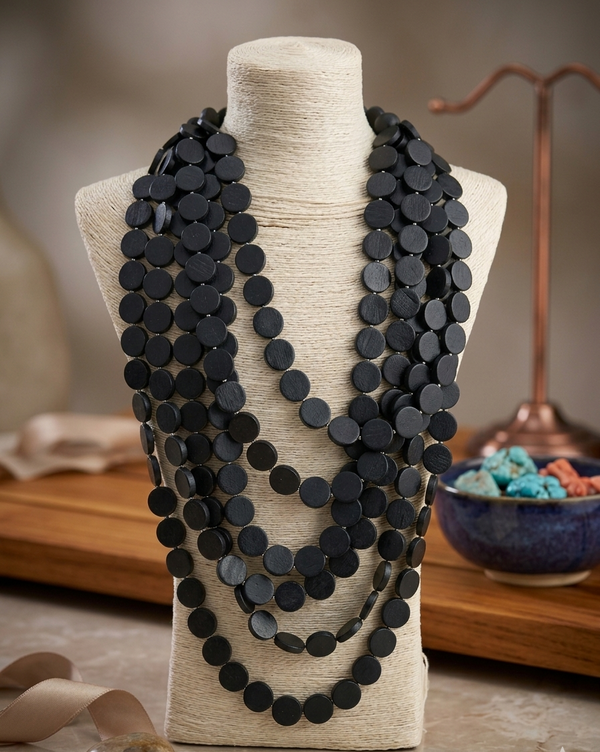 Florentina necklace in black