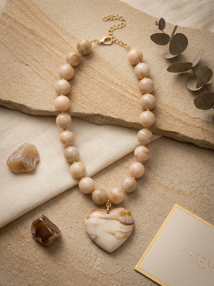 Alexandra necklace in beige