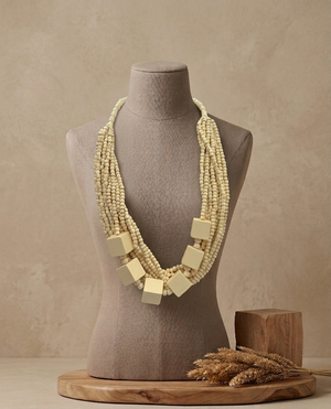 Atmore necklace in beige