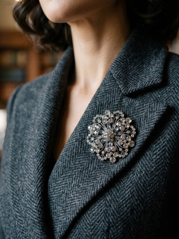 New York brooch in silver