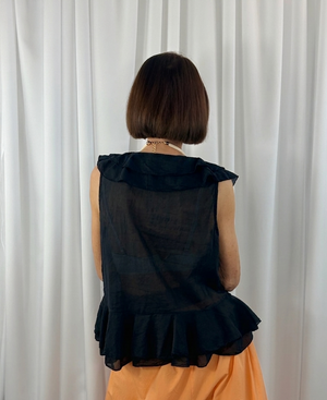 Tuscany ruffle top in black