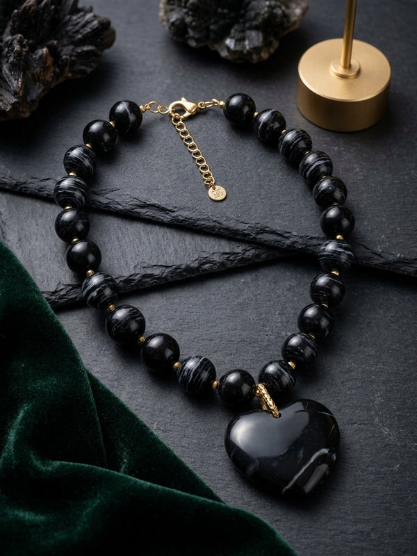 Alexandra necklace in black