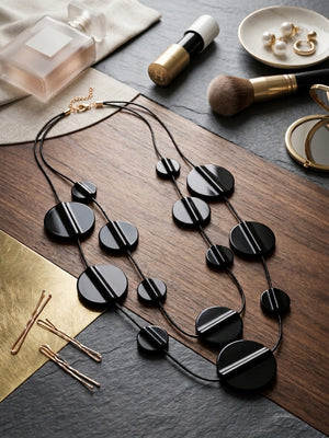 New York necklace in Black