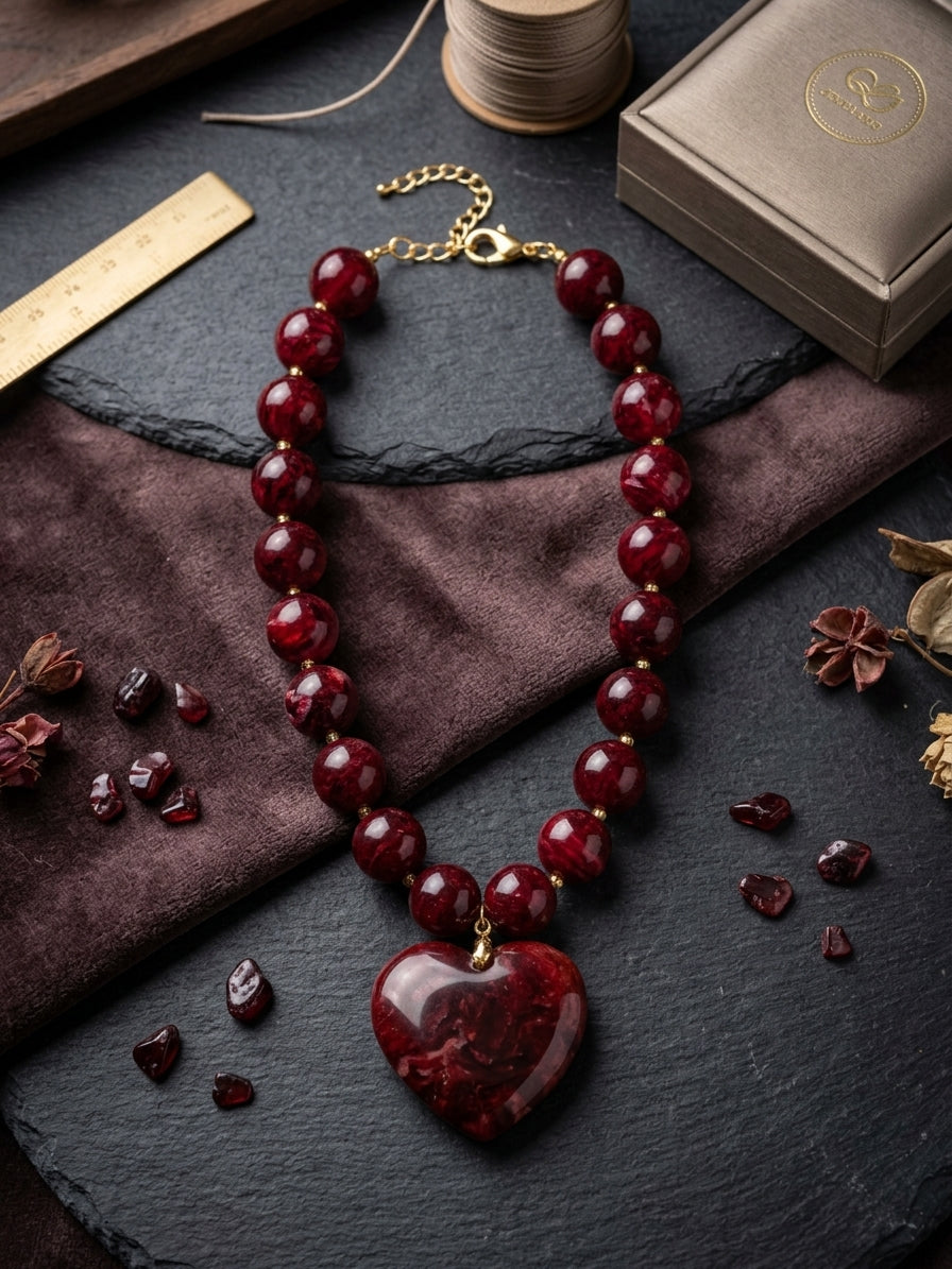 Alexandra necklace in red wine