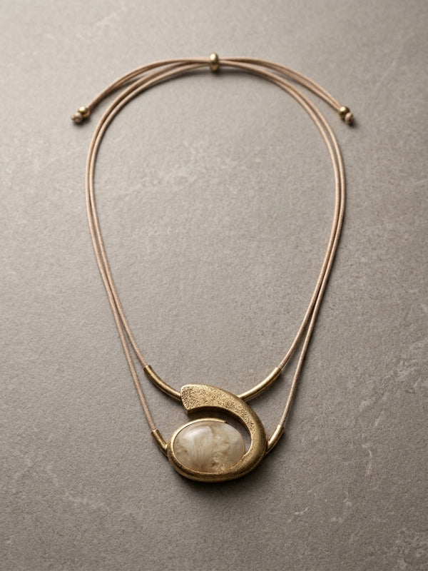 Elssy Necklace in gold