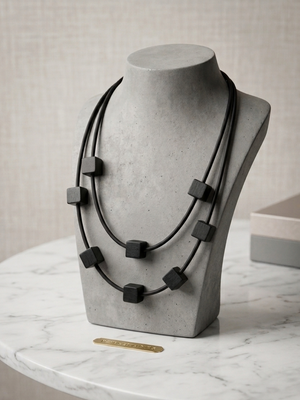 Cascade necklace in black - Bond Street Store
