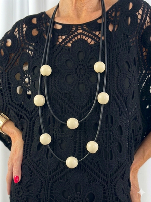 Dune wooden necklace in white - Bond Street Store