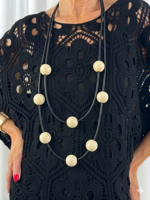 Dune wooden necklace in white - Bond Street Store