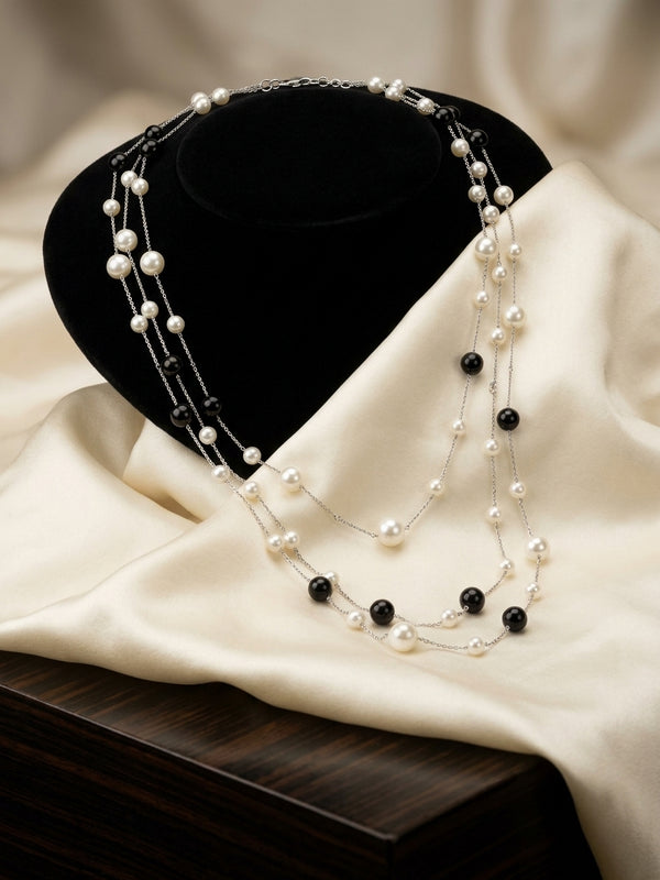 Venice necklace in black and oyster