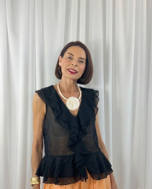 Tuscany ruffle top in black
