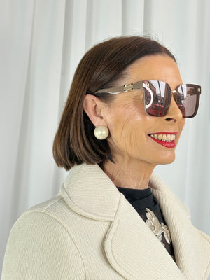 Monica pearl pierced earings