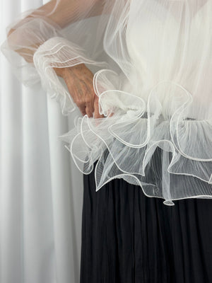 Julitte Top in white - Bond Street Store