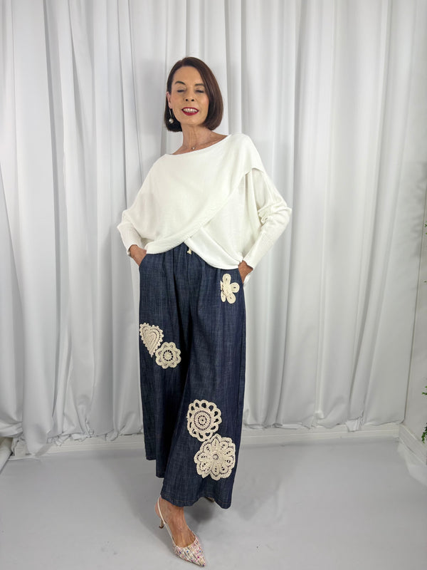 Tara fine crossover knitwear in white