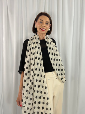 Ruby scarf in white with black polka dots