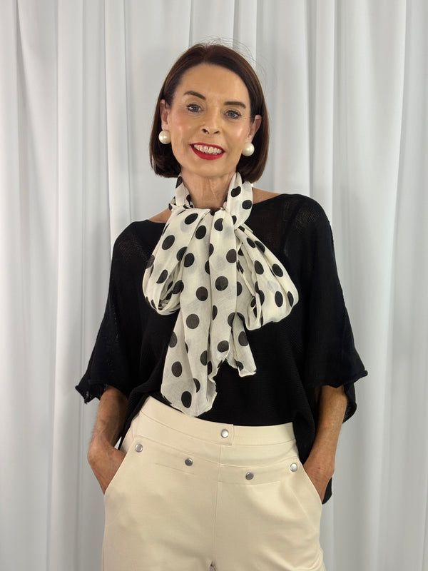 Ruby scarf in white with black polka dots