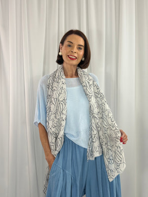 Monic scarf in white with black pattern