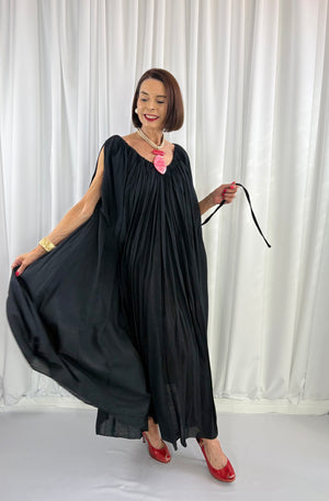 Mila dress in black - Bond Street Store