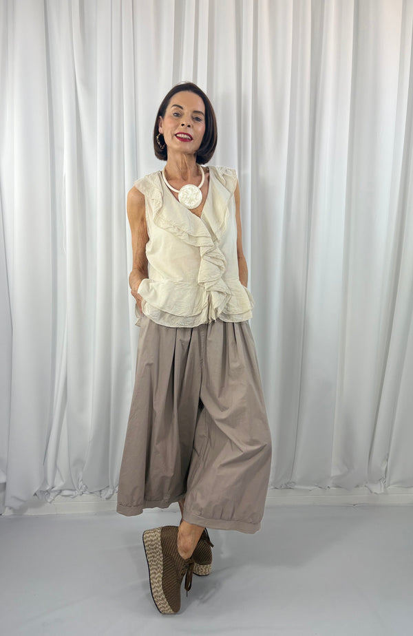 Tuscany ruffle top in stone