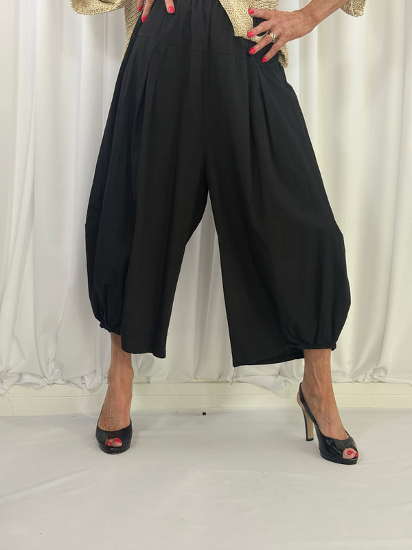 felicity balloon shape trouser in black - Bond Street Store
