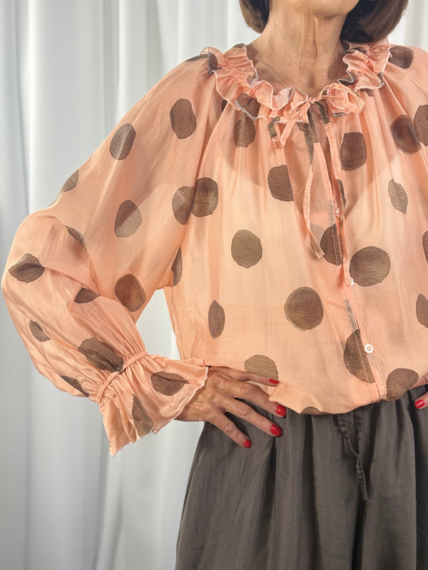 Alfredo top in peach with chocolate spots