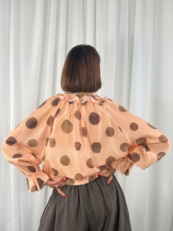 Alfredo top in peach with chocolate spots