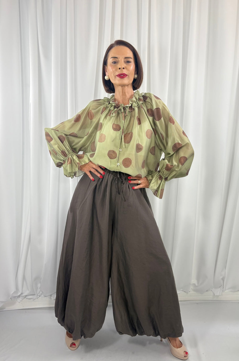 Alfredo top in sage with chocolate spots
