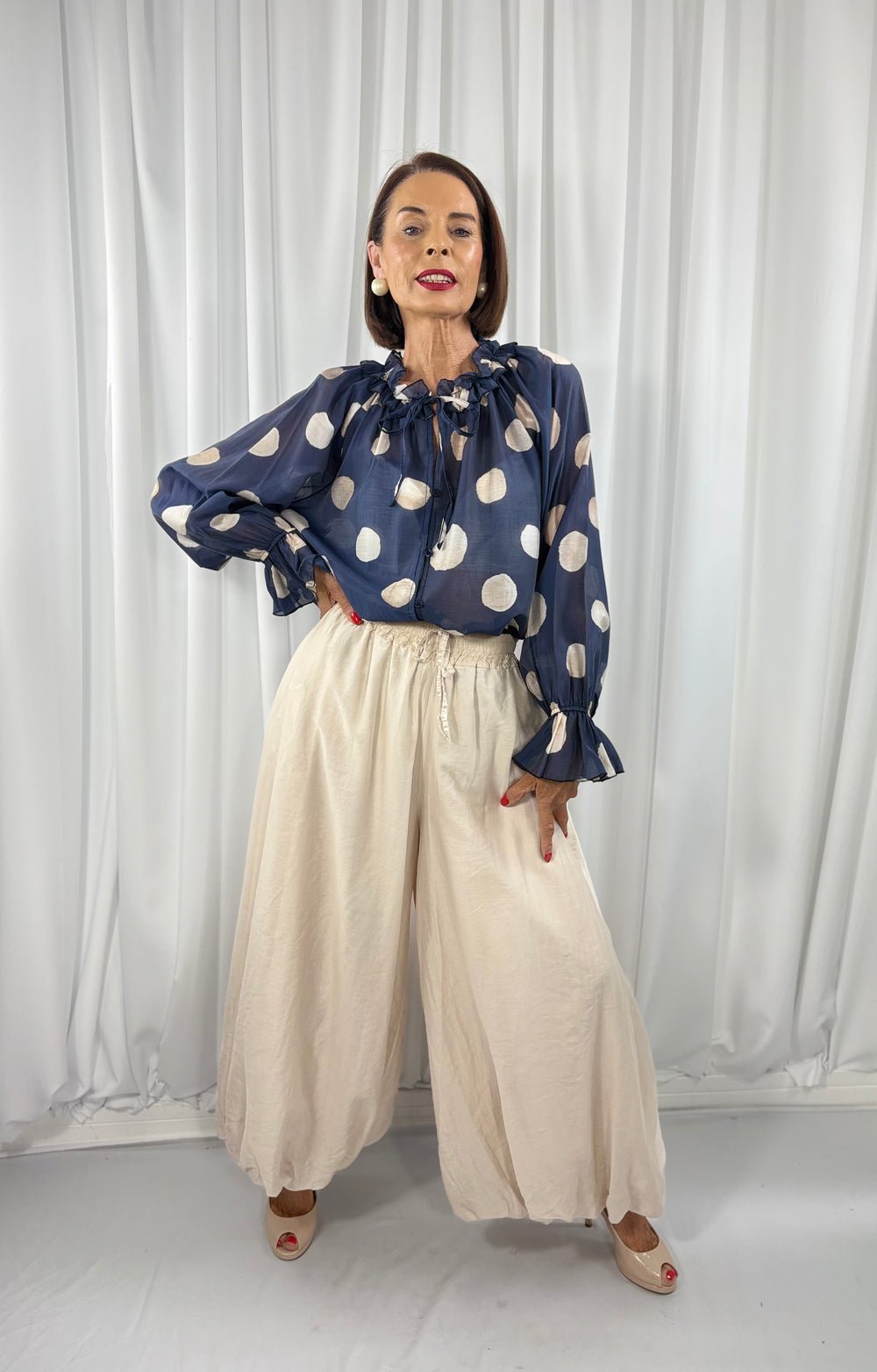 Alfredo top in navy with beige spots