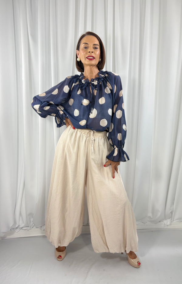 Alfredo top in navy with beige spots