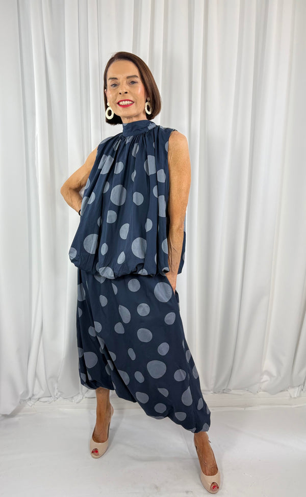 Marseille polka dot suit in navy with grey spots