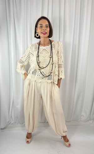 Paris Crochet top in beige