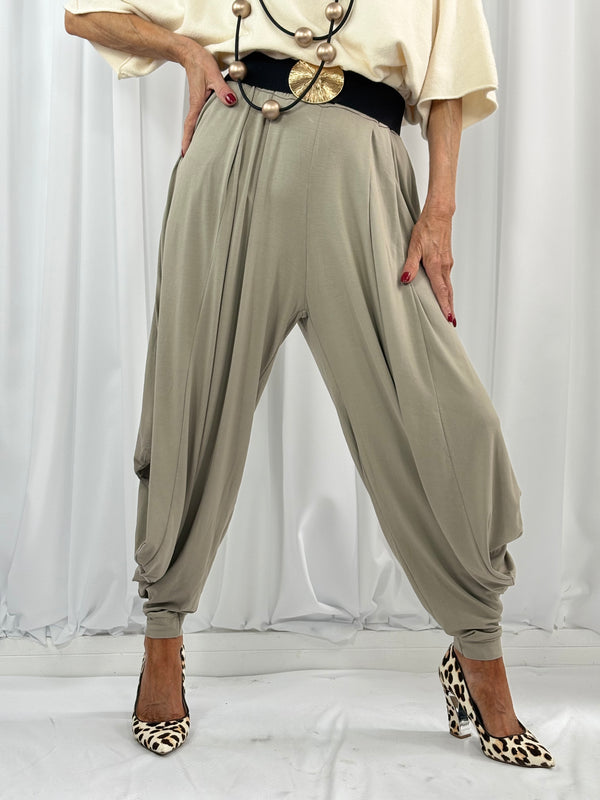 Jasmine Harem trousers in mocha